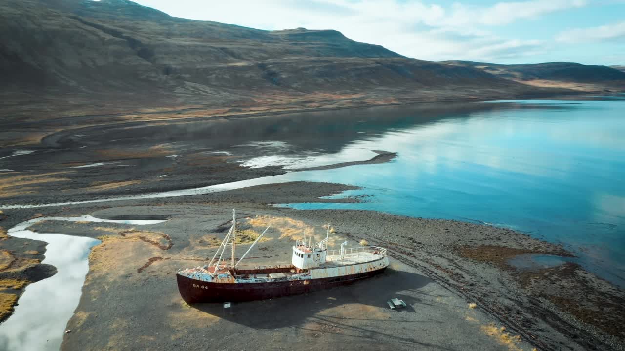아이슬란드 해변 공중 영상의 해안에 난파선