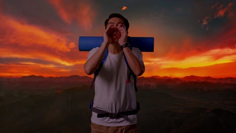 excursionista emocionado al amanecer o al atardecer