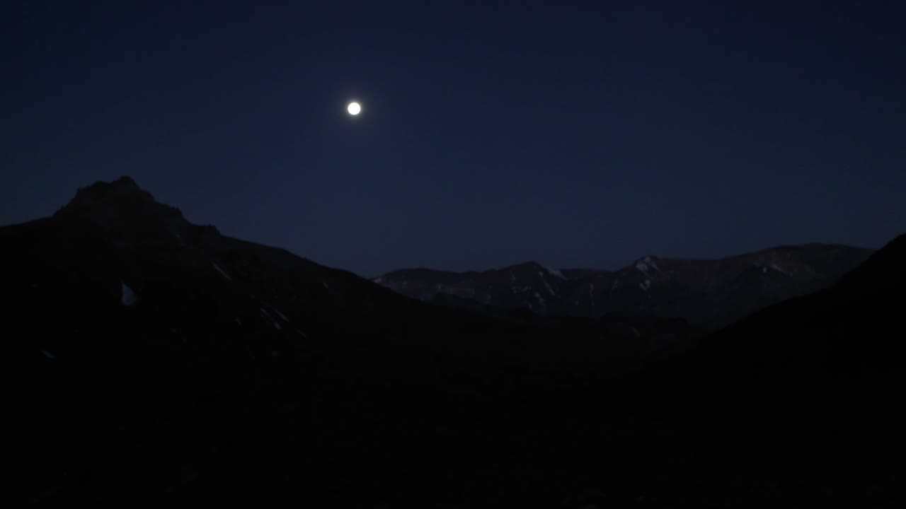 Aconcagua, Timelapse: La luna sorge a Plaza Argentina