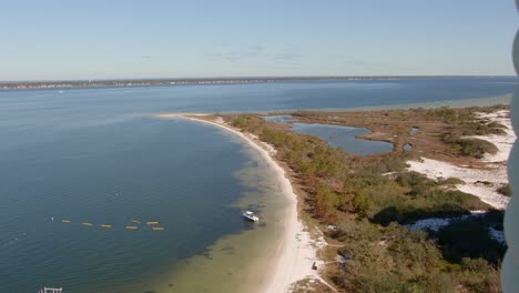 Parked-boat-on-an-inlet-of-water