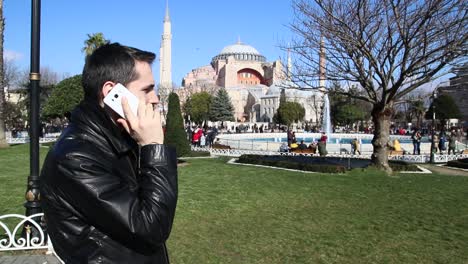 Hablando-Por-Teléfono-Inteligente-Estambul