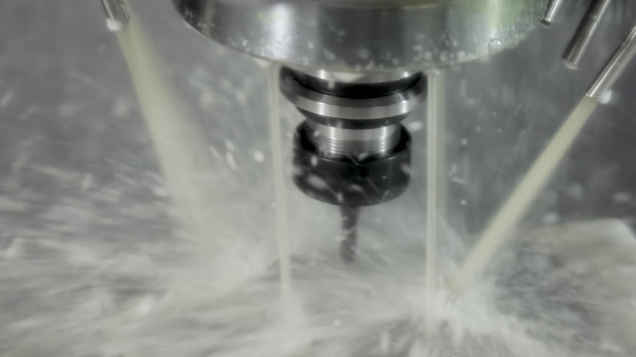 금속 가공 cnc 밀링 기계. 금속 절단 현대 가공 기술.