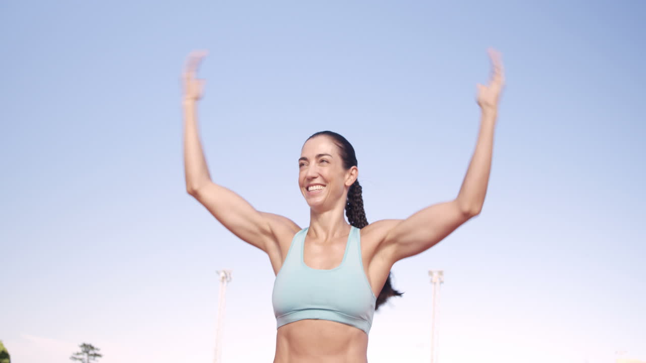 승리 를 축하 하는 행복 한 운동 선수