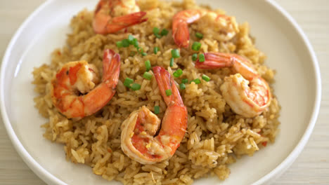 Arroz-Frito-Al-Ajillo-Con-Gambas-O-Langostinos