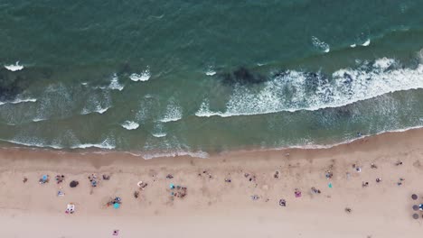 Paisaje-Urbano-Y-Costa-De-Mil-Palmeras-En-El-Sur-De-España-Vista-Por-Drones