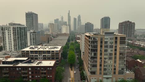 Smoke-and-smog-blanket-downtown-Chicago,-Illinois-skyline