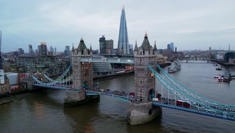 Orbital-pedestal-up-drone-shot-of-the-Tower-Bridge-in-London,-England