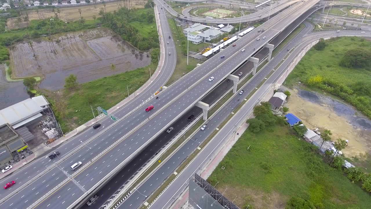 항공 촬영: 태국 방의 고속도로