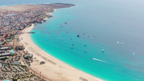 Vista-Aérea-De-Drones-De-Santa-María,-Cabo-Verde