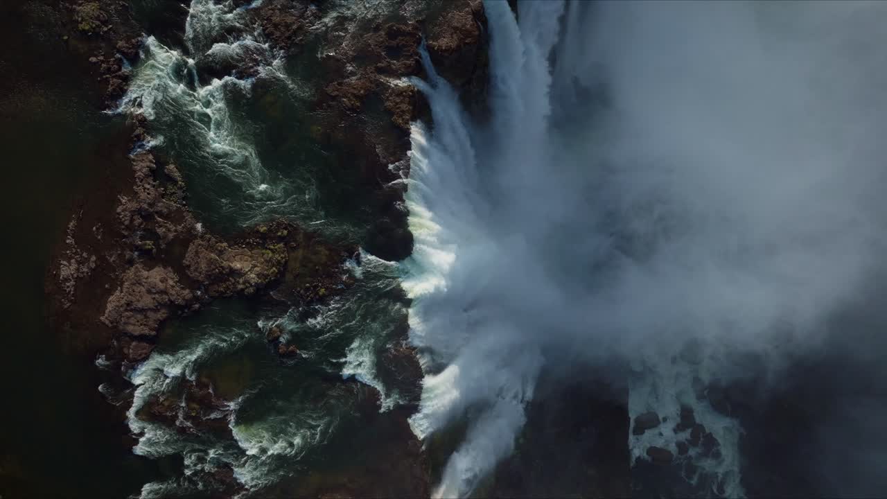 las cataratas victoria de zimbabue vista aérea de arriba hacia abajo slomo 4k