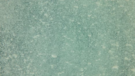 abstracto fondo bajo el agua. agua sucia de cerca.