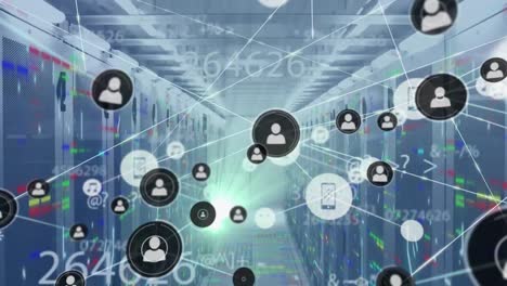 animación de la red de conexiones con iconos sobre la sala de servidores y el procesamiento de datos