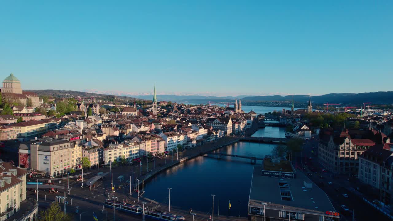 zurich, suiza, vista aérea sobre el río limmat hacia el lago zurich