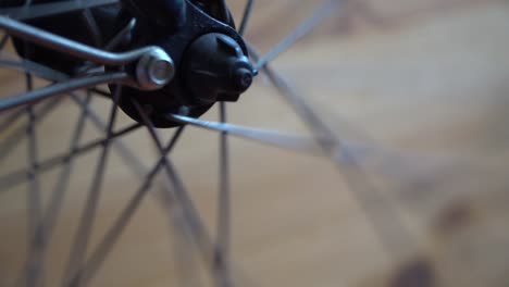 bicycle wheel with spokes spinning moves