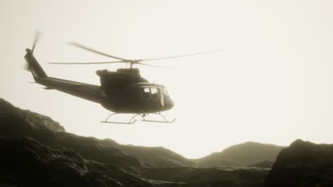 helicóptero militar de los estados unidos en vietnam.