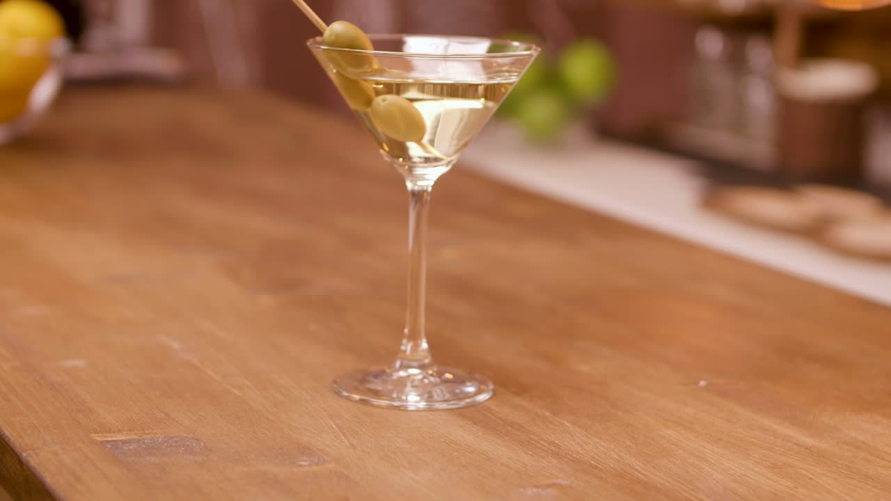 martini con aceitunas