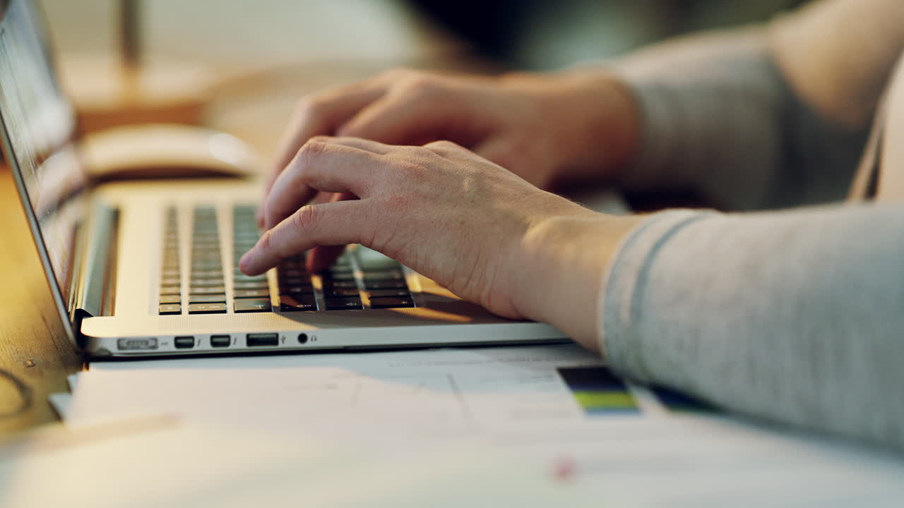 esas son algunas manos que lo hacen.