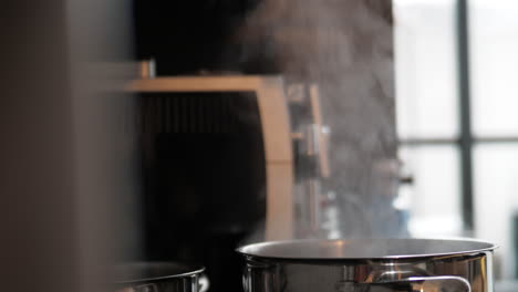 steaming and boiling stainless steel pot