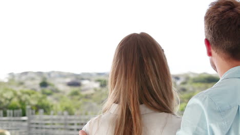 Man-and-woman-looking-into-the-distance