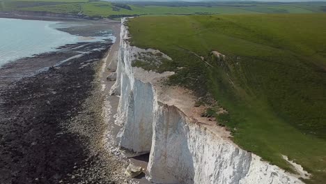 hermosos siete hermanas acantilados de tiza blanca, east sussex, inglaterra, vista aérea