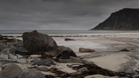 Norwegen-Bewölkter-Strand-4k-00