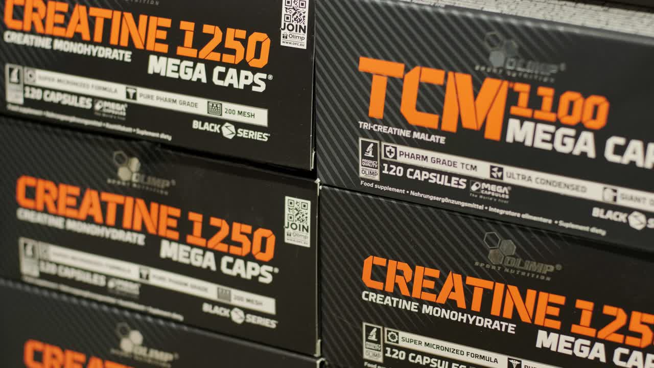 interior de la tienda de nutrición deportiva con una gran selección de suplementos nutricionales.