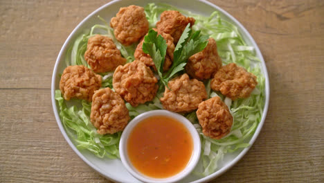 Boiled-Shrimp-Balls-with-Spicy-Dipping-Sauce