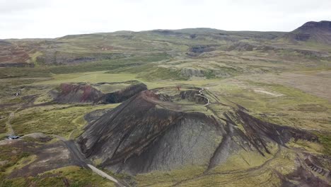 cono volcánico en la remota islandia