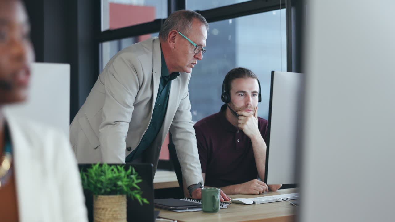 centro de llamadas, consultoría y mentor con el hombre
