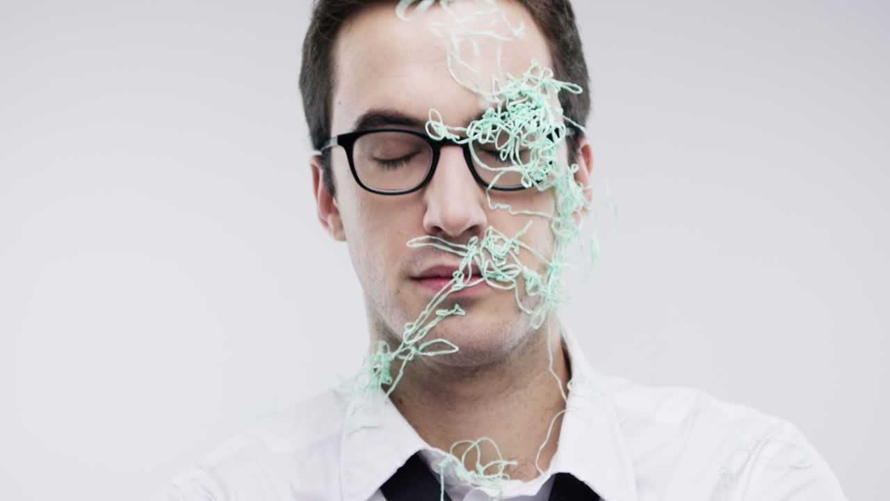 hombre gracioso cara de cuerda tonta cámara lenta serie de cabina de fotos de boda