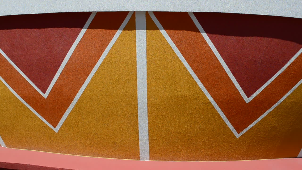 Huevo de Pascua gigante. Museo del Huevo de Pascua Ucraniano pintado (Pysanka). El museo tiene una colección de más de 10.000 huevos. Kolomyia, Ucrania.