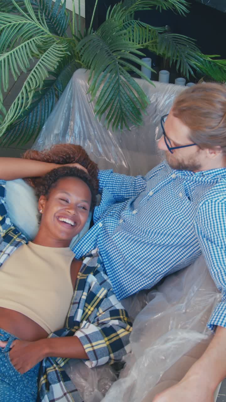 Moving day for a diverse couple into their new home