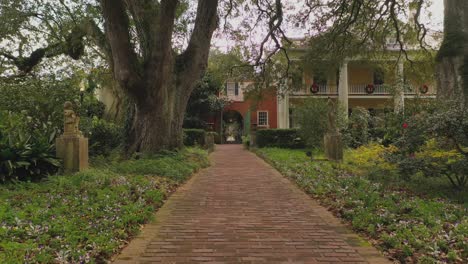 Droning-Una-Casa-De-Plantación-En-Darrow-Louisiana