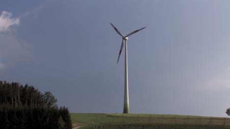 aerogenerador cerca de schweitenkirchen, baviera, alemania