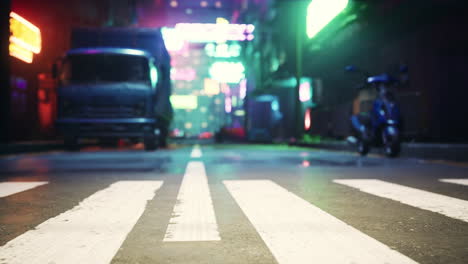 calle de la ciudad nocturna con luces de neón