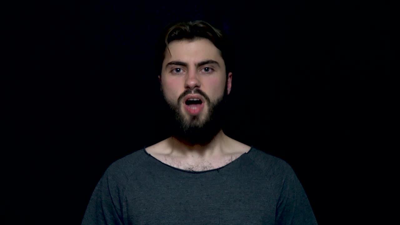 retrato de un hombre enojado