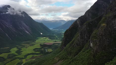 imágenes aéreas de la hermosa naturaleza de noruega.