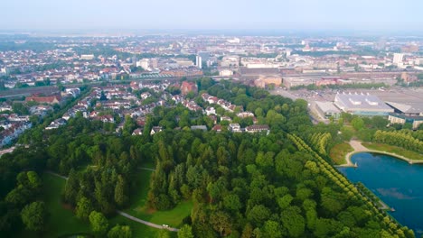 Stadtgemeinde-Bremen-Luftaufnahmen-Von-FPV-Drohnen.-Bremen-Ist-Ein-Wichtiger-Kultureller-Und-Wirtschaftlicher-Knotenpunkt-Im-Norden-Deutschlands.