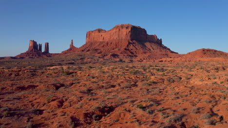 Weathered-Rock-Formations-Of-Monument-Valley-On-Desert-In-Utah,-USA