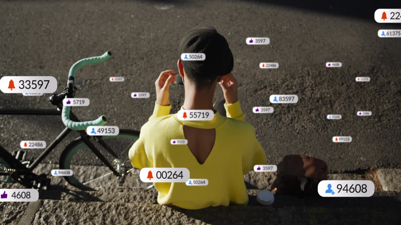 소셜 미디어 알림: 보행길에 자전거 에 앉아있는 사람의 애니메이션