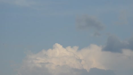 Dramatic-scene-of-clouds-time-lapse