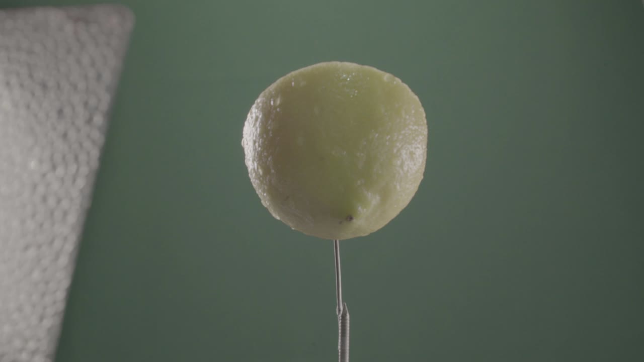 limón girando con bucle en pantalla verde para la llave de croma