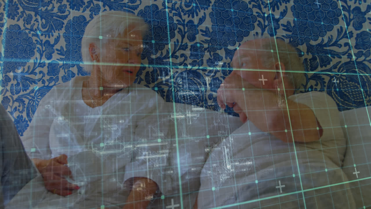 animación del procesamiento de datos digitales sobre una feliz pareja de ancianos