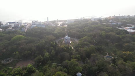 Video-Aéreo-Del-Faro-De-Pondicherry-Phare-De-Pondichéry-Es-Un-Faro-Construido-En-El-Siglo-XIX-Por-Los-Gobernantes-Franceses.