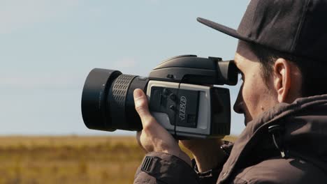 fotografía profesional en busca de tema al aire libre en islandia