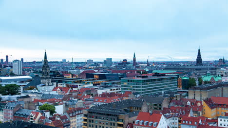 el lapso de tiempo del horizonte de copenhague: transición del atardecer a la noche