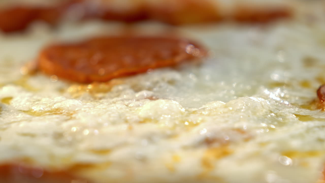 Prossimo piano di una pizza al pepperoni