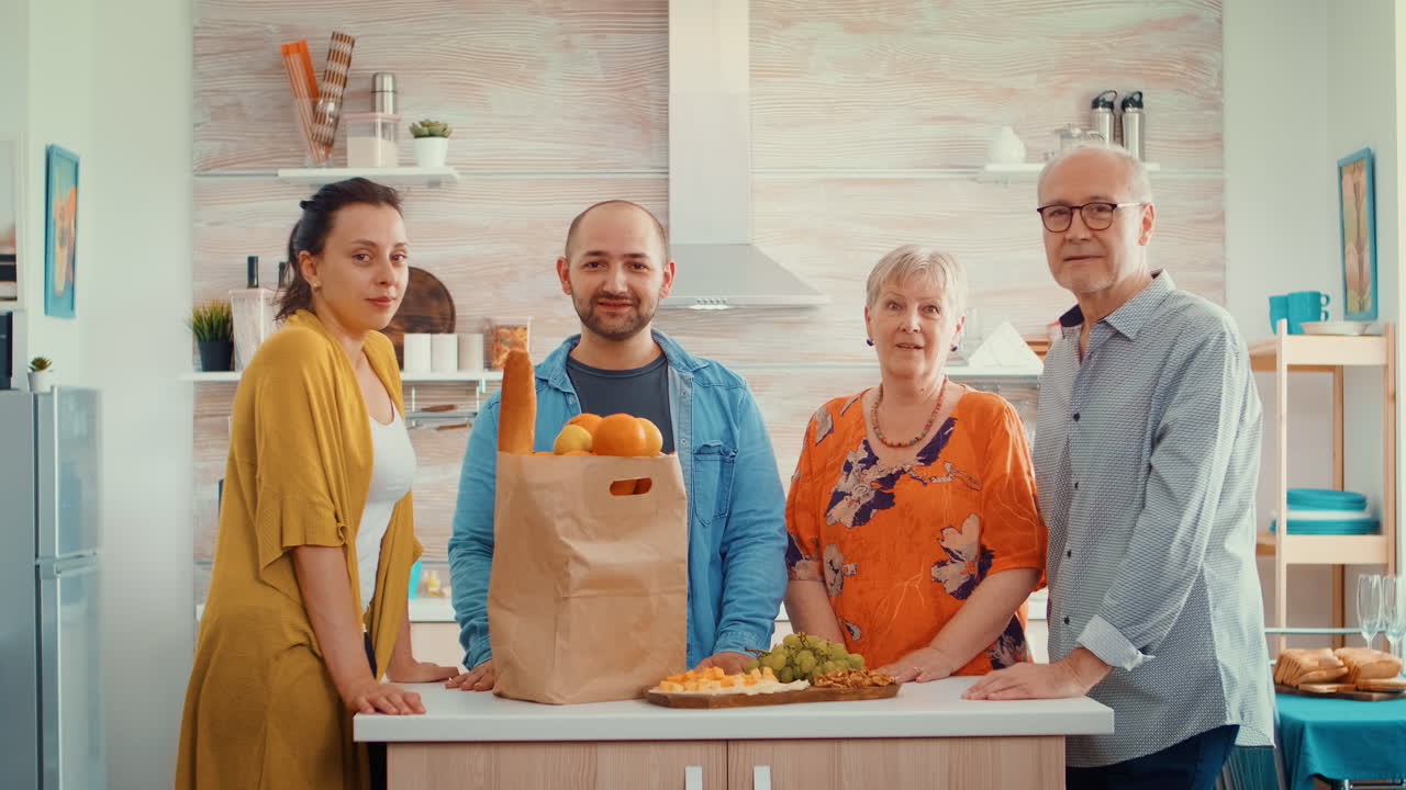 느린 동영상 가족 초상화