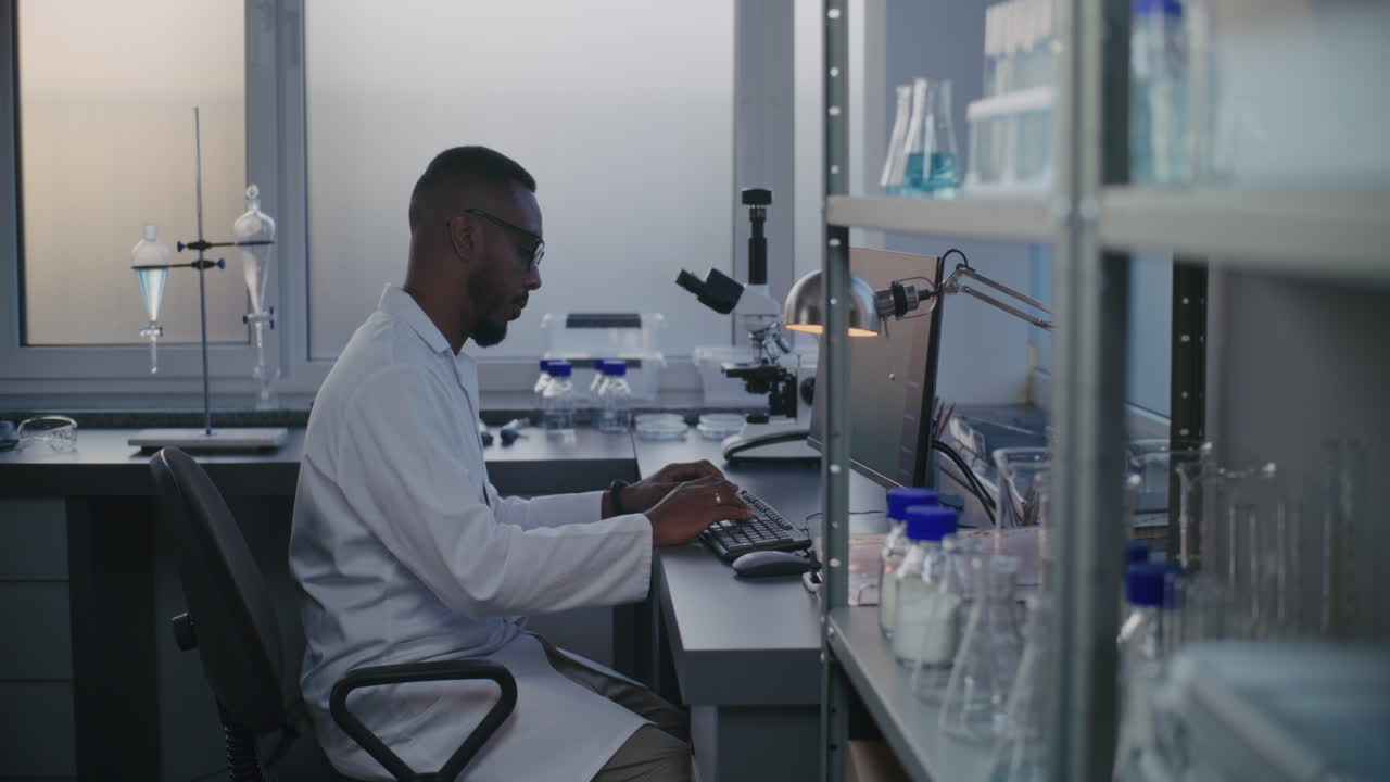 Scientist working in a laboratory