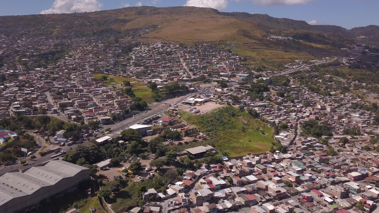imágenes aéreas tomadas de las afueras de tegucigalpa, la ciudad capital de honduras